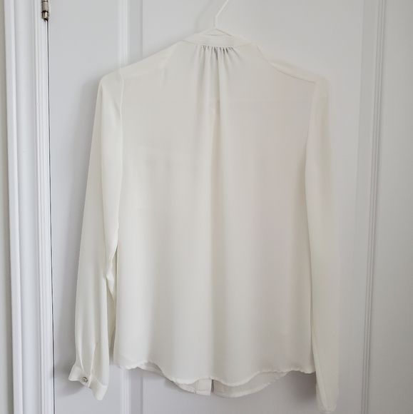 BNWOT RW&CO Button Up Chiffon Blouse. - Picture 6 of 6